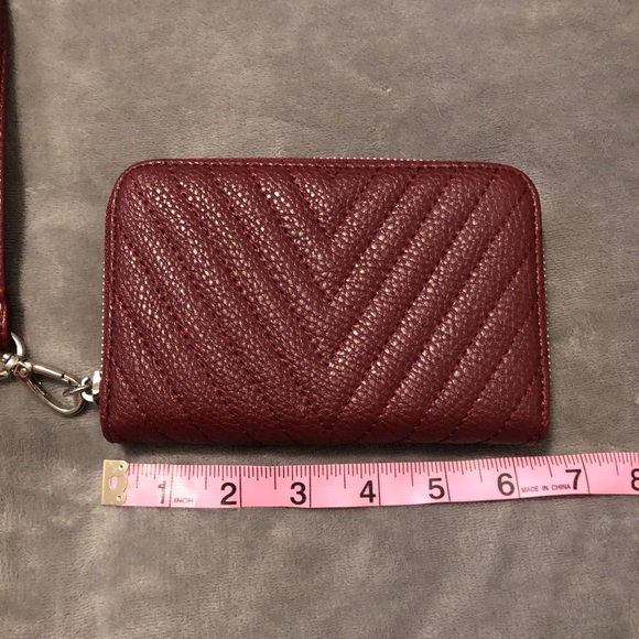 Small Wristlet - Picture 3 of 4